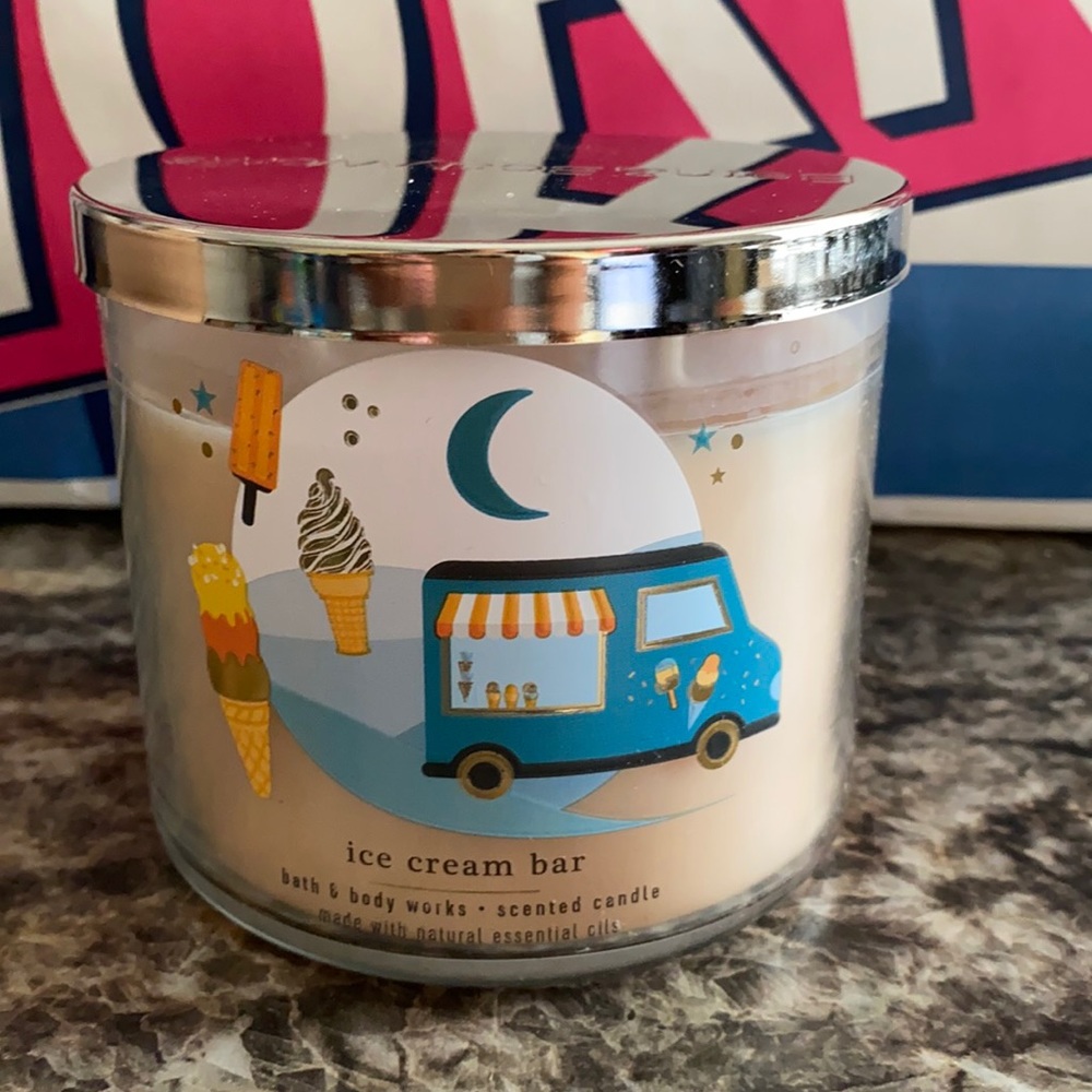Bath & body Works 3- wick candles ice cream bar